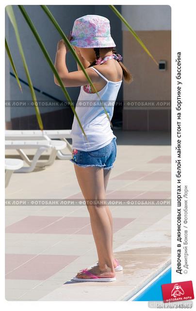 1221_girls_in_shorts_34.jpg